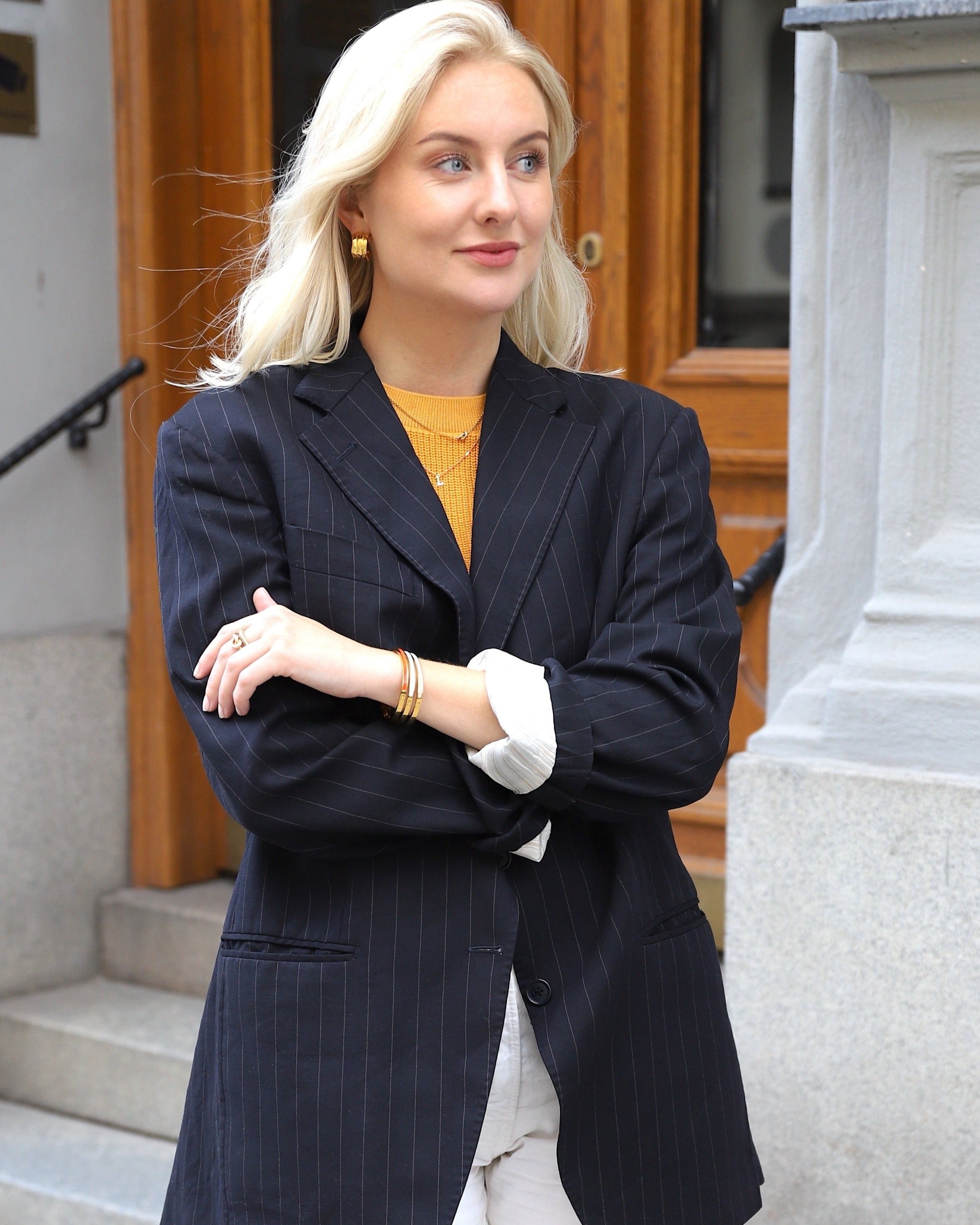 Örhängen på förstasida